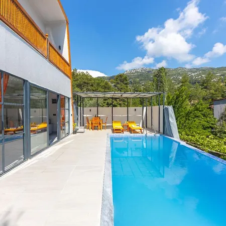 Fauna Villa *